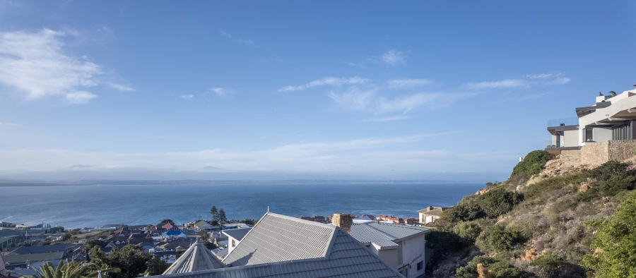 4 Bedroom Property for Sale in Linkside Western Cape